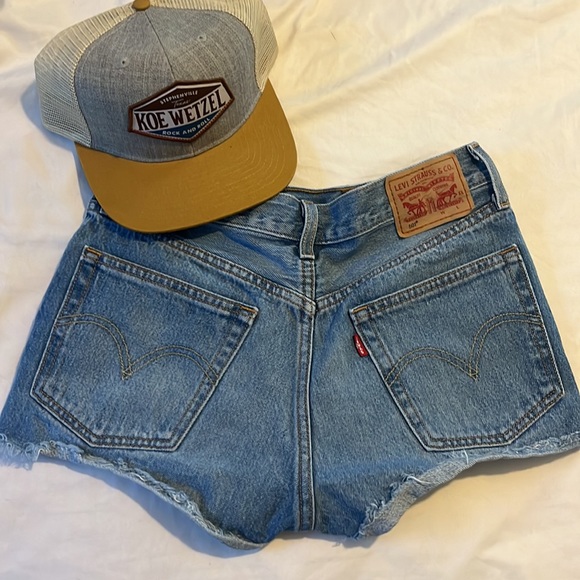 Levi 501 shorts - Picture 2 of 6